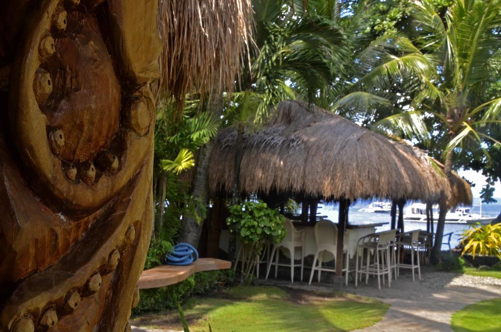 Mike'S Dauin Dive Resort Exterior foto